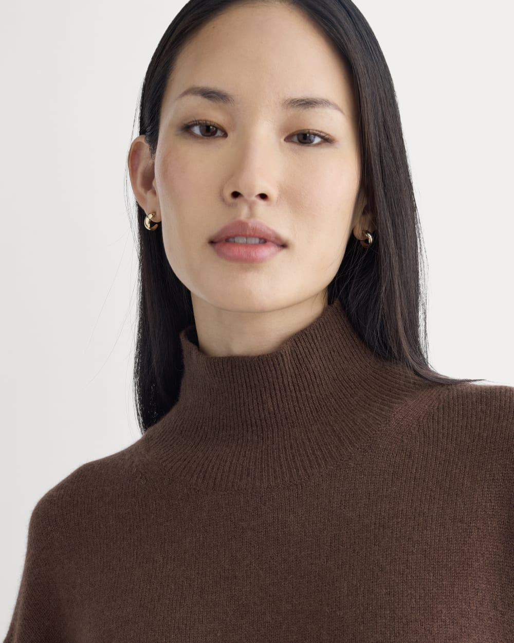 The Boxy Turtleneck in Cashmere | Dark Mahogany