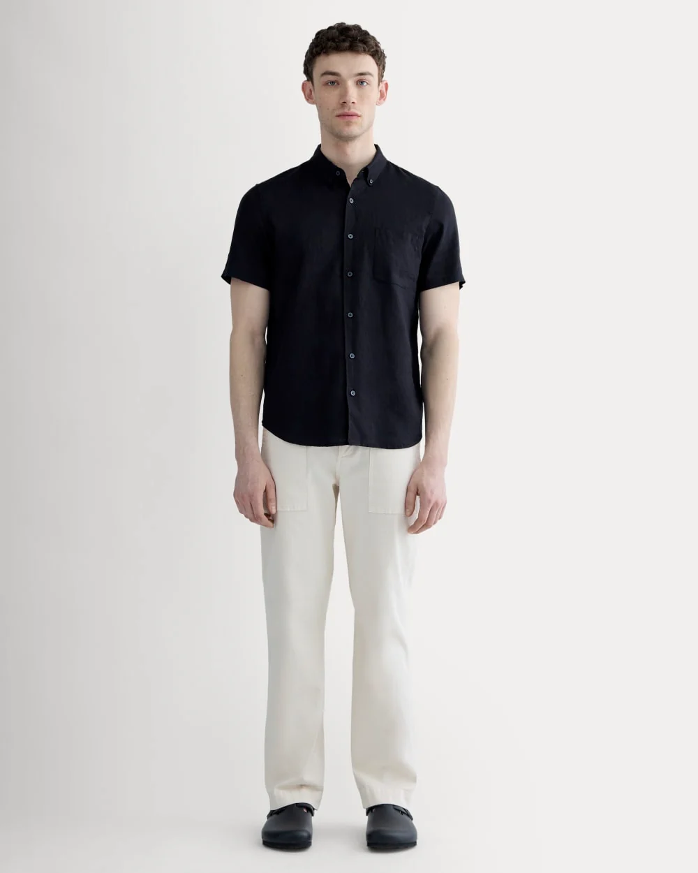 The Classic Short-Sleeve Shirt in Linen | Black