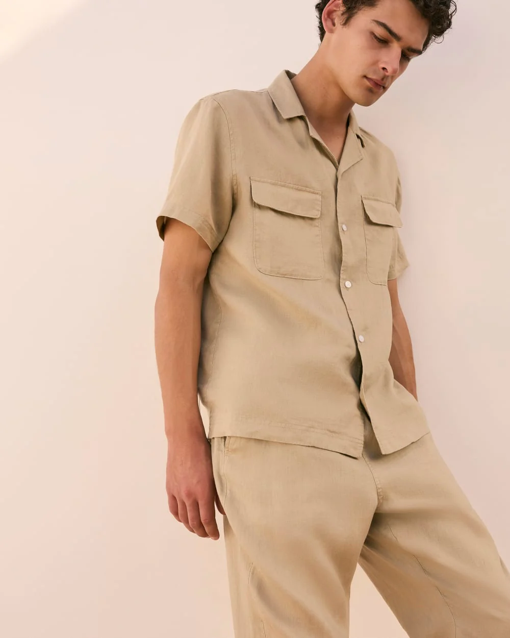 The Resort Shirt in Linen | Trench Coat Khaki