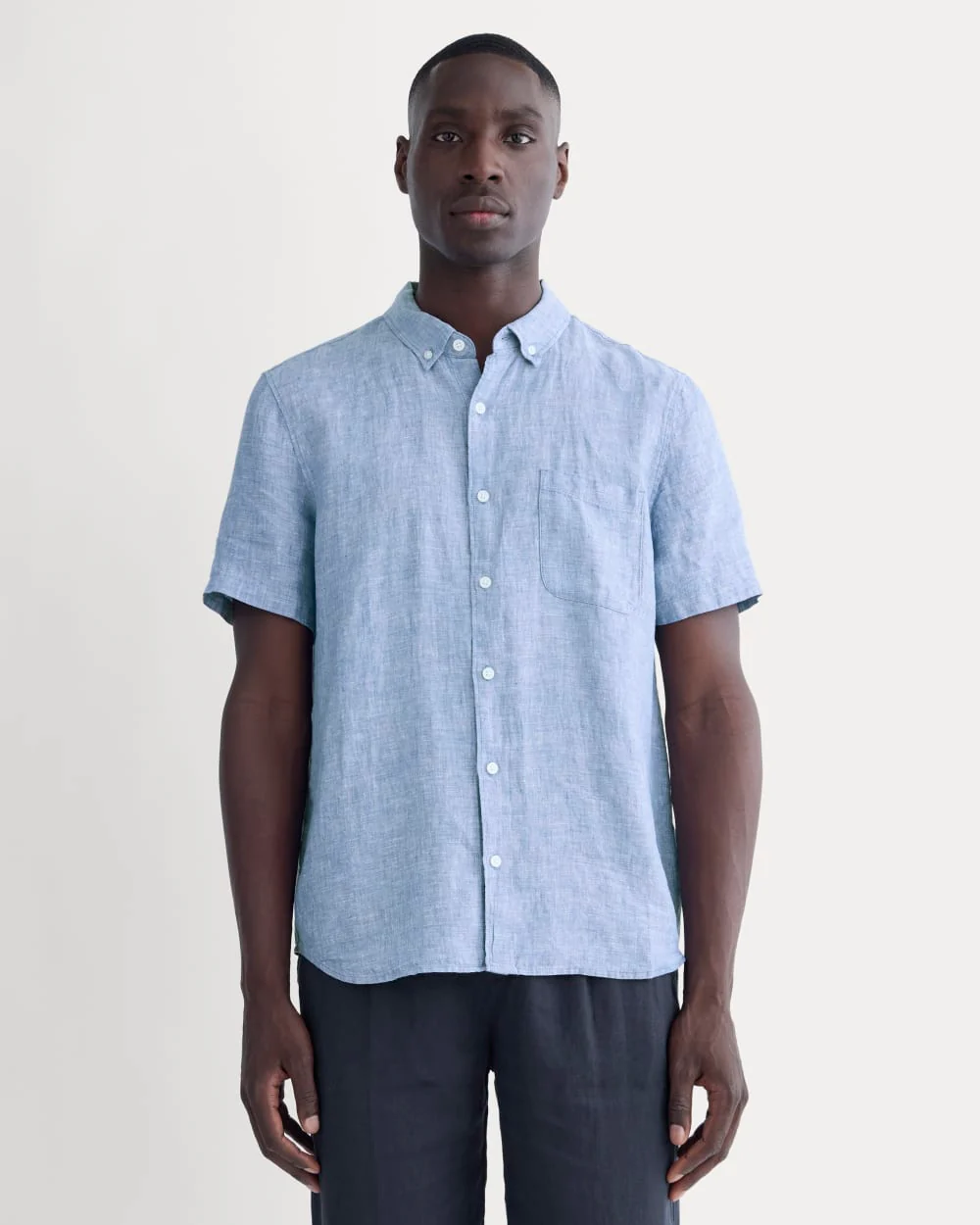 The Classic Short-Sleeve Shirt in Linen | Chambray