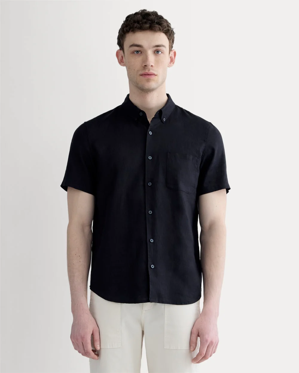 The Classic Short-Sleeve Shirt in Linen | Black