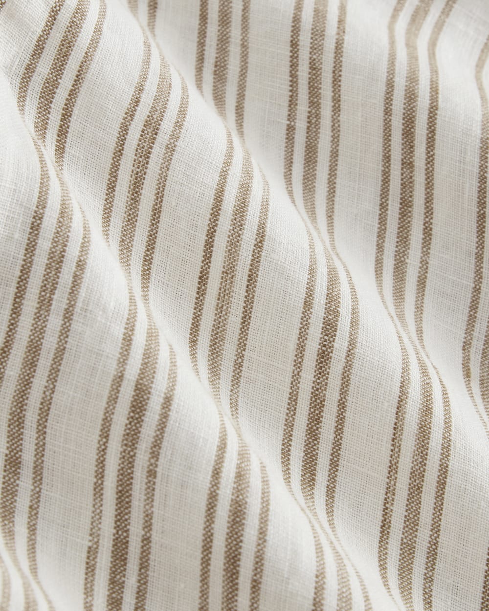 The Classic Short-Sleeve Shirt in Linen | Bone / Toasted Coconut