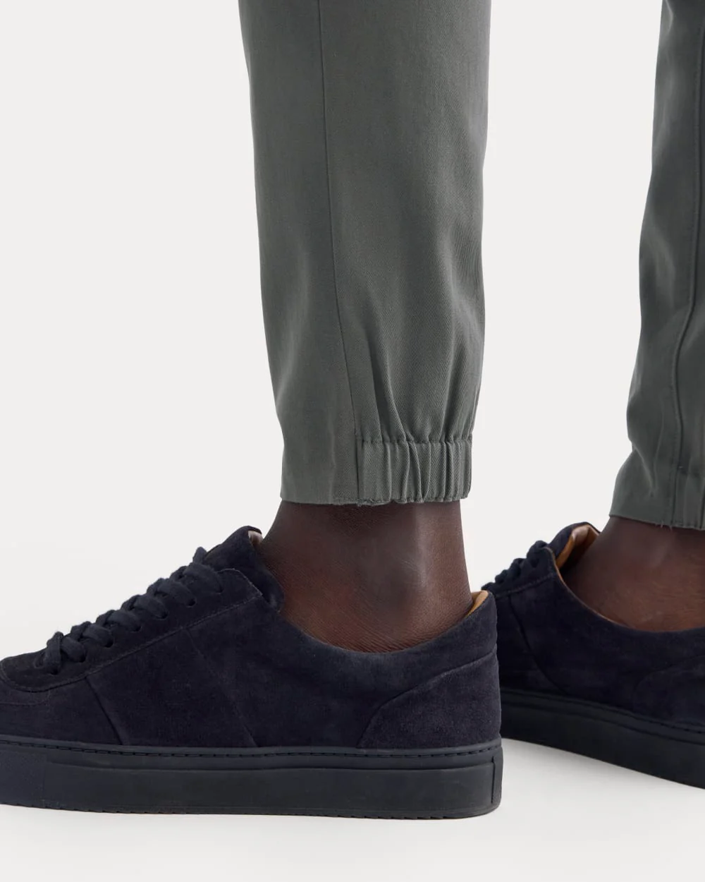 The Performance Traveler Chino | Slate Grey