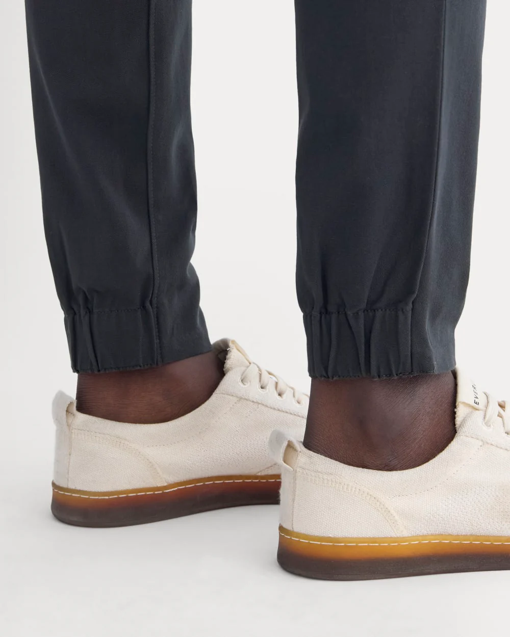 The Performance Traveler Chino | Deep Navy