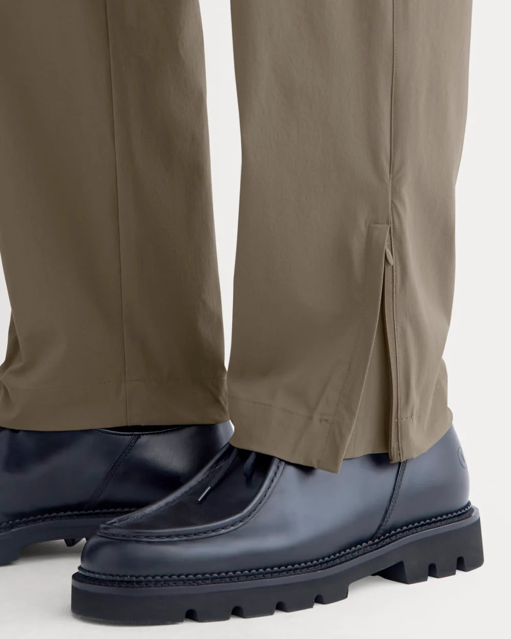 Transit Recycled Nylon Jogger | Deep Taupe