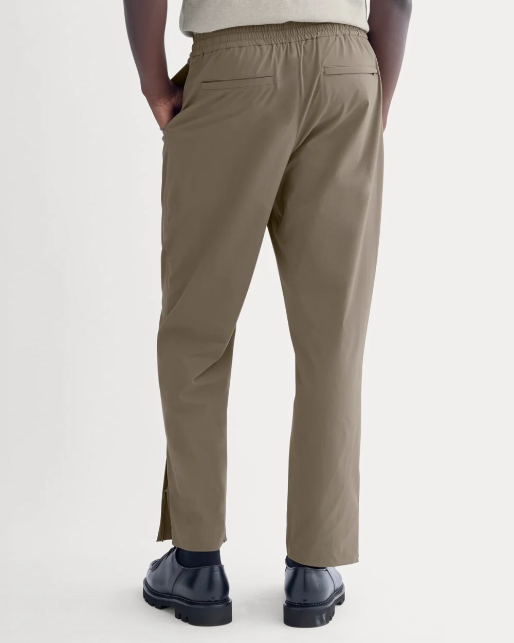 Transit Recycled Nylon Jogger | Deep Taupe