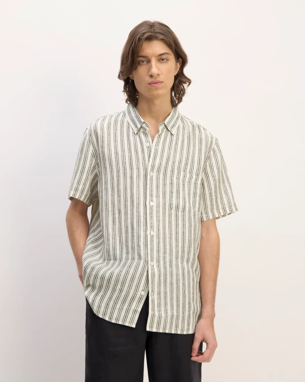 The Classic Short-Sleeve Shirt in Linen | Bone / Black