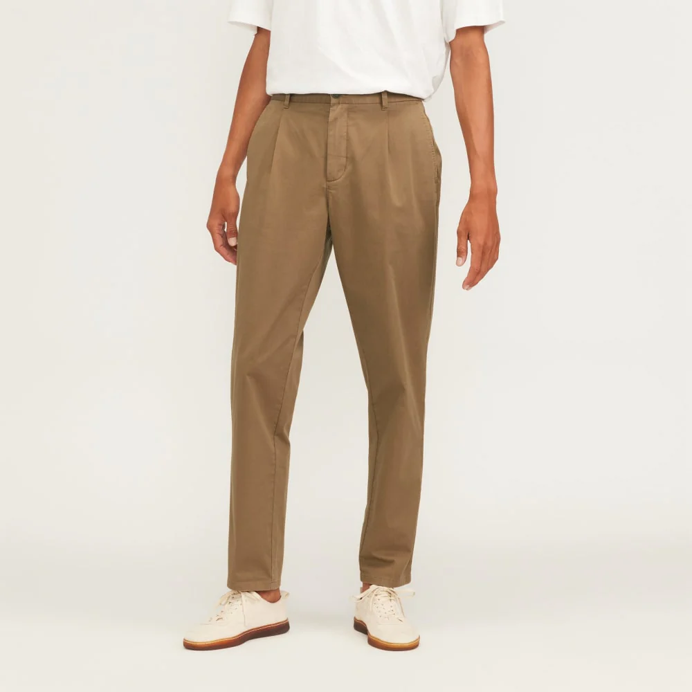 The Pleated Air Chino | Toasted Coconut