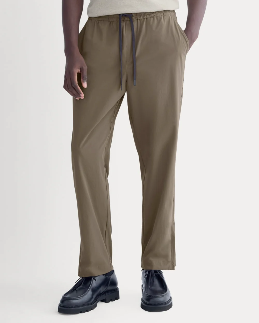 Transit Recycled Nylon Jogger | Deep Taupe