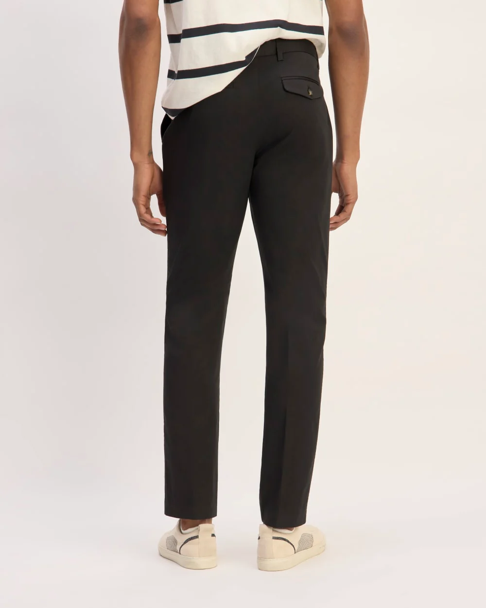 The Relaxed Taper Air Chino | Black