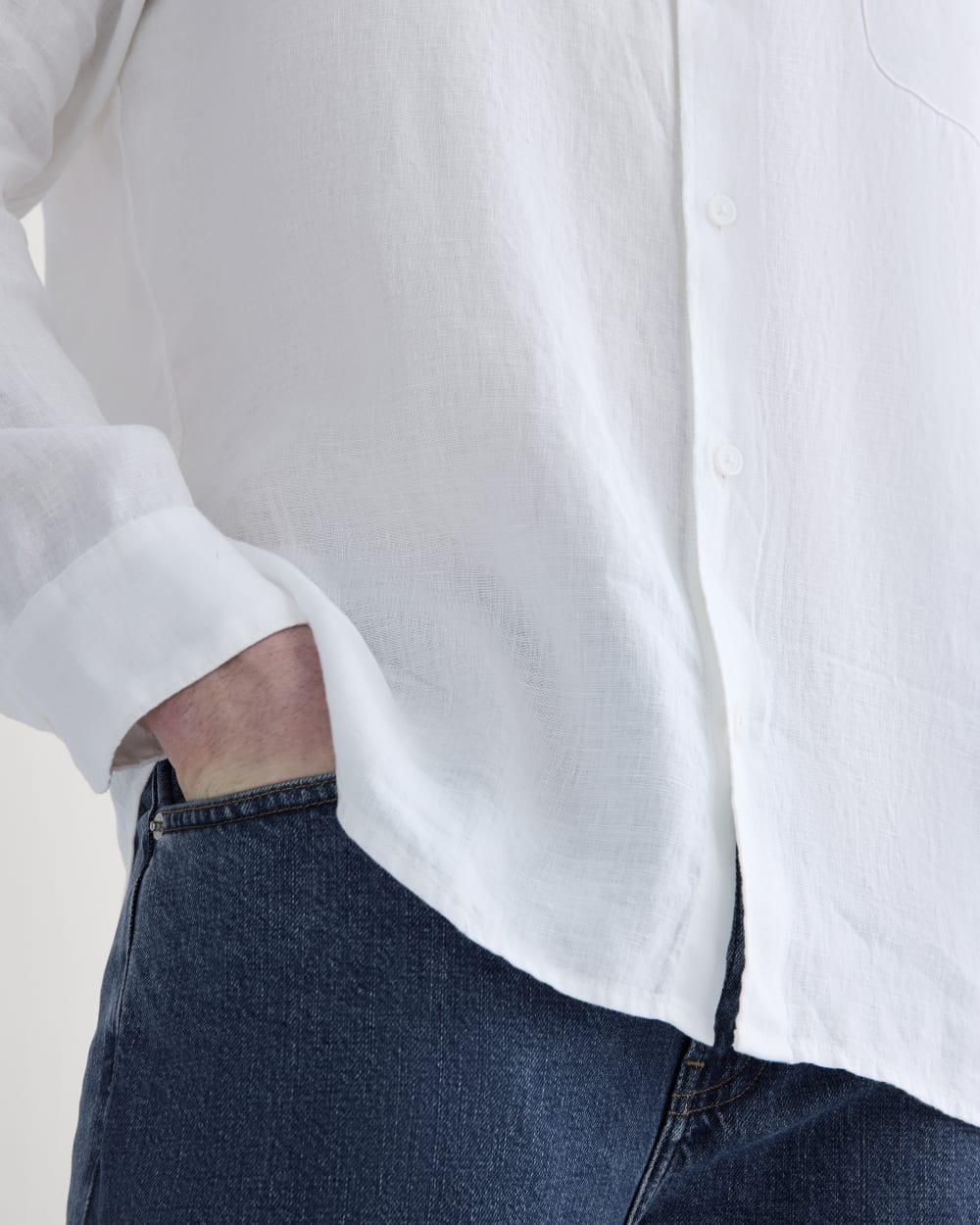 The Classic Shirt in Linen | White