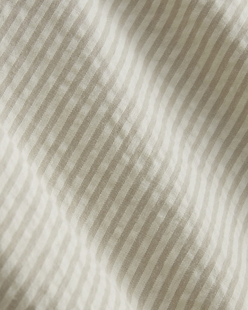 The Seersucker Long-Sleeve Shirt | Trench Coat Khaki / Natural