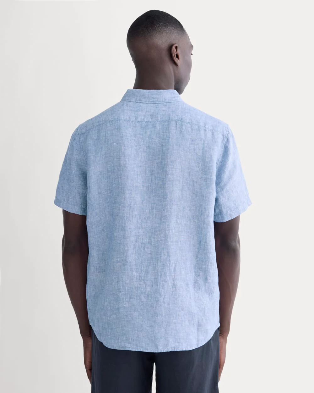 The Classic Short-Sleeve Shirt in Linen | Chambray