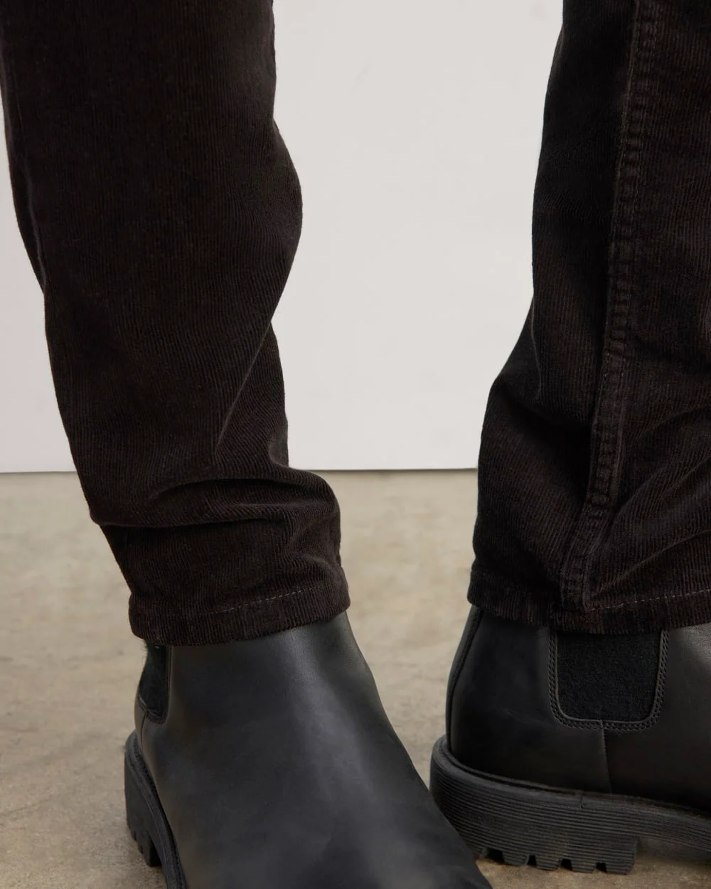 The 5-Pocket Pant in Corduroy | Black
