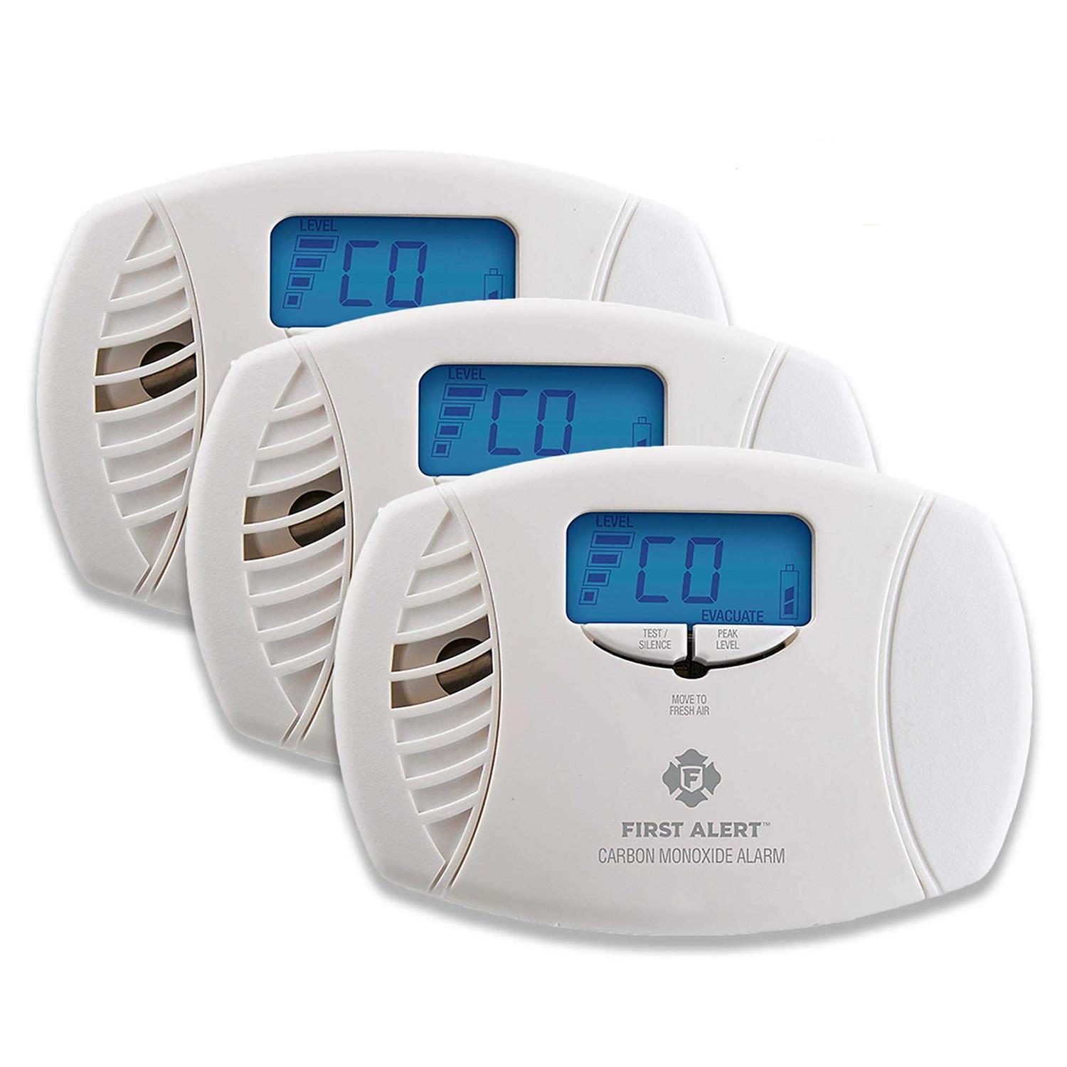 First Alert CO615 Dual Power Carbon Monoxide Plug-In Alarm with Battery Backup and Digital Display