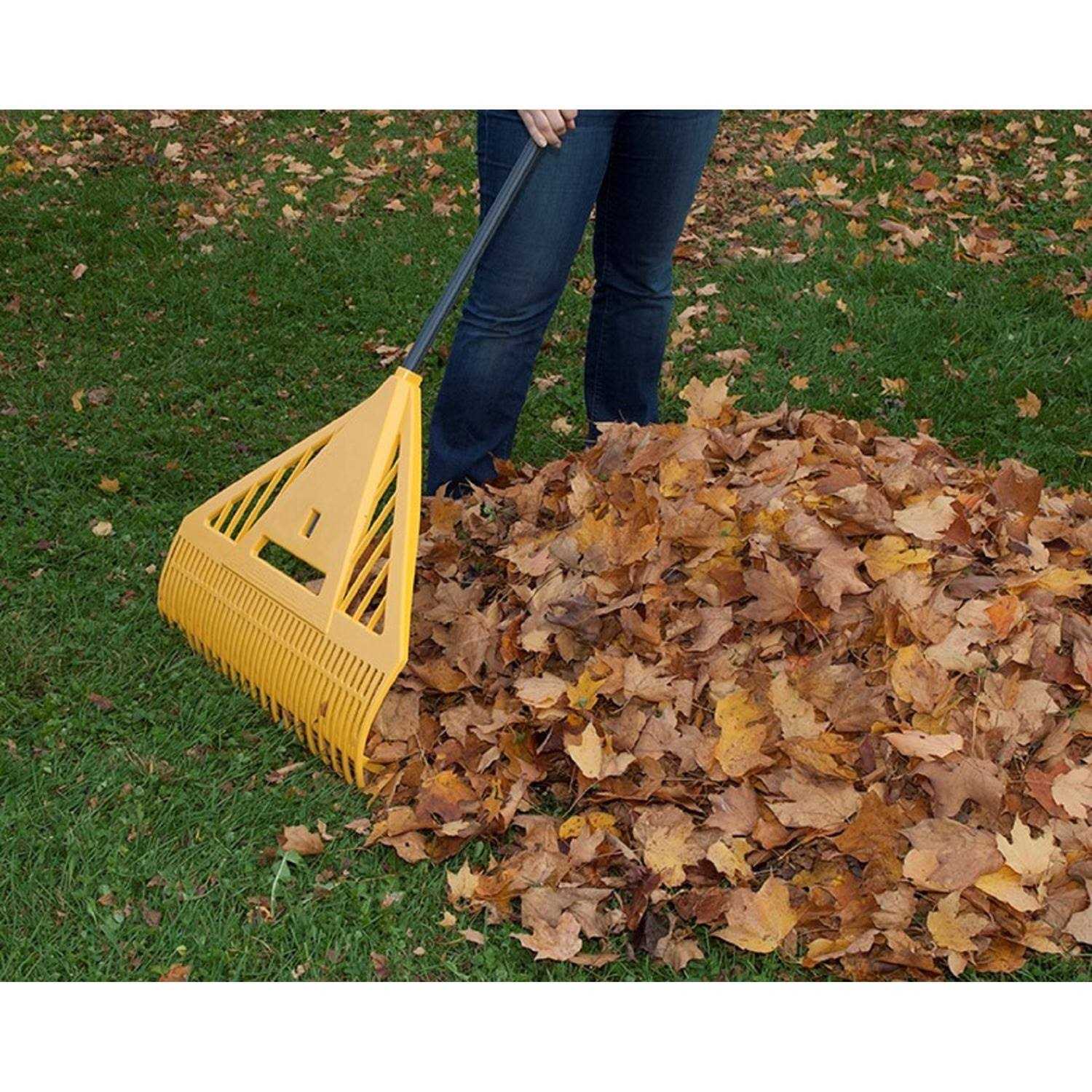 True Temper 26-in. Dual Tine Poly Leaf Rake