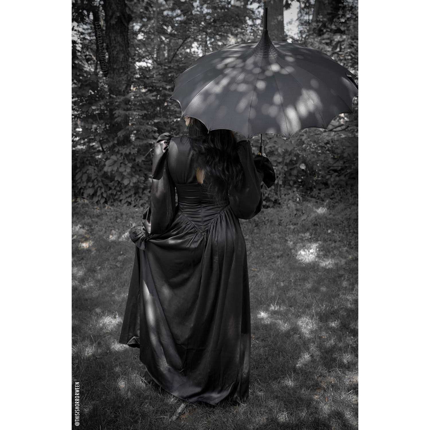 Batwing Pagoda Umbrella — umbrellas VampireFreaks