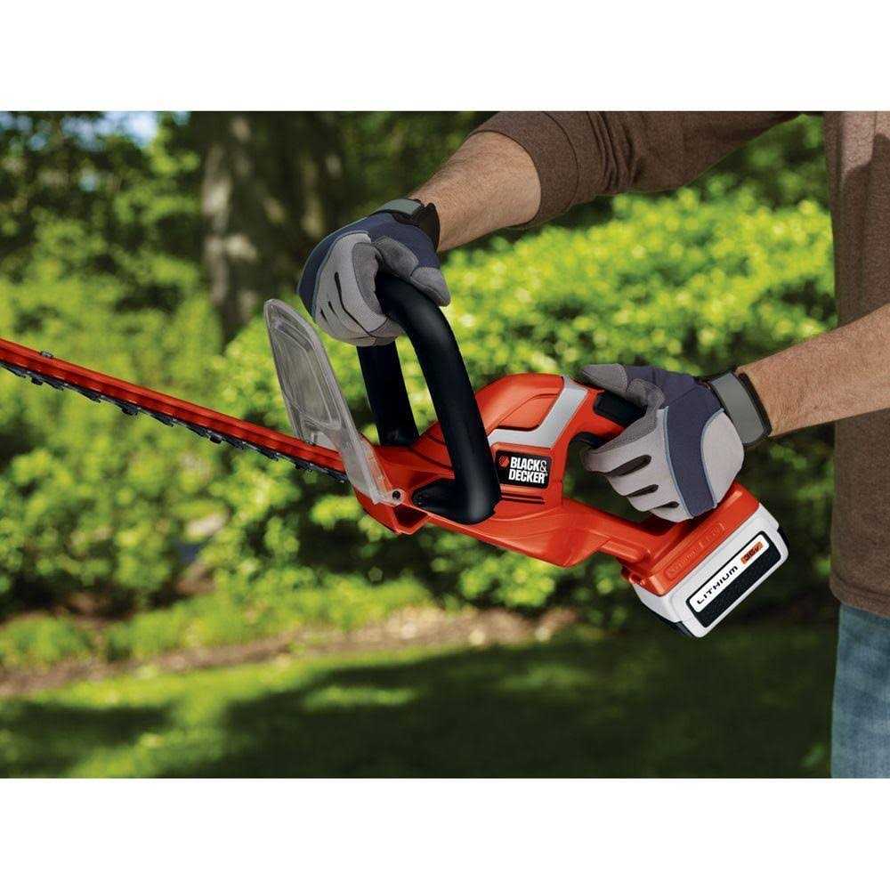 BLACK+DECKER 24 in. 40V Max Lithium-Ion Cordless Hedge Trimmer