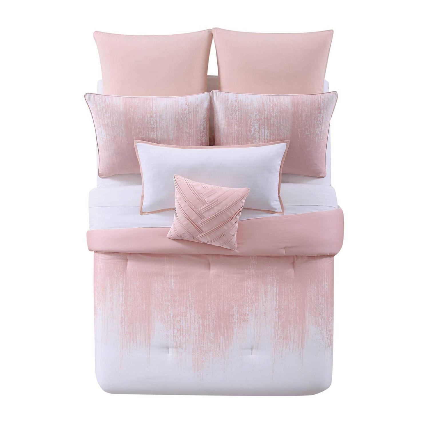 Vince Camuto Lyon Comforter Set