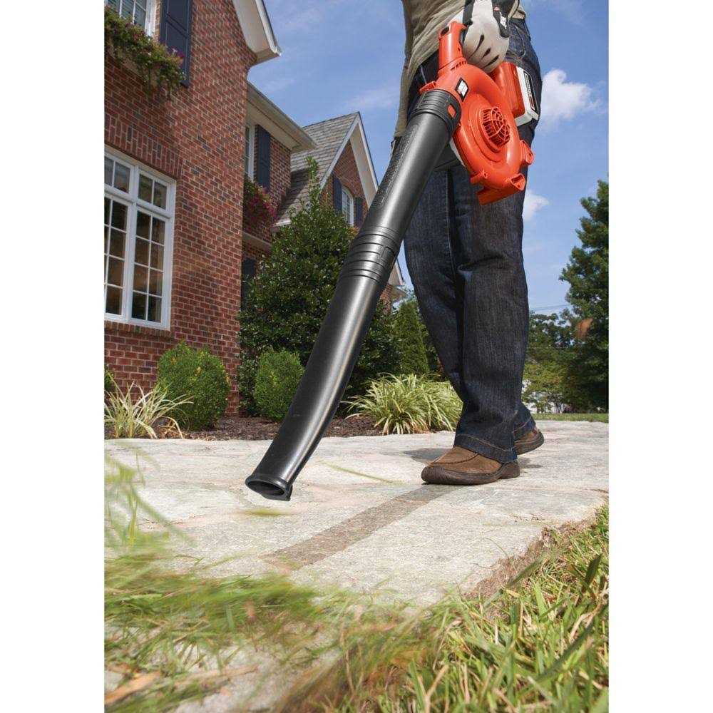BLACK+DECKER LSW36 40V MAX* Lithium Cordless Sweeper