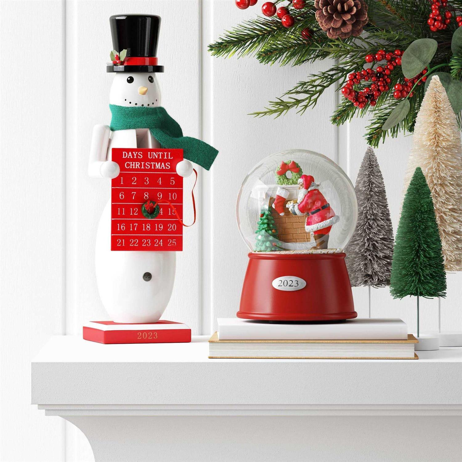 Wondershop Christmas Snow Globe