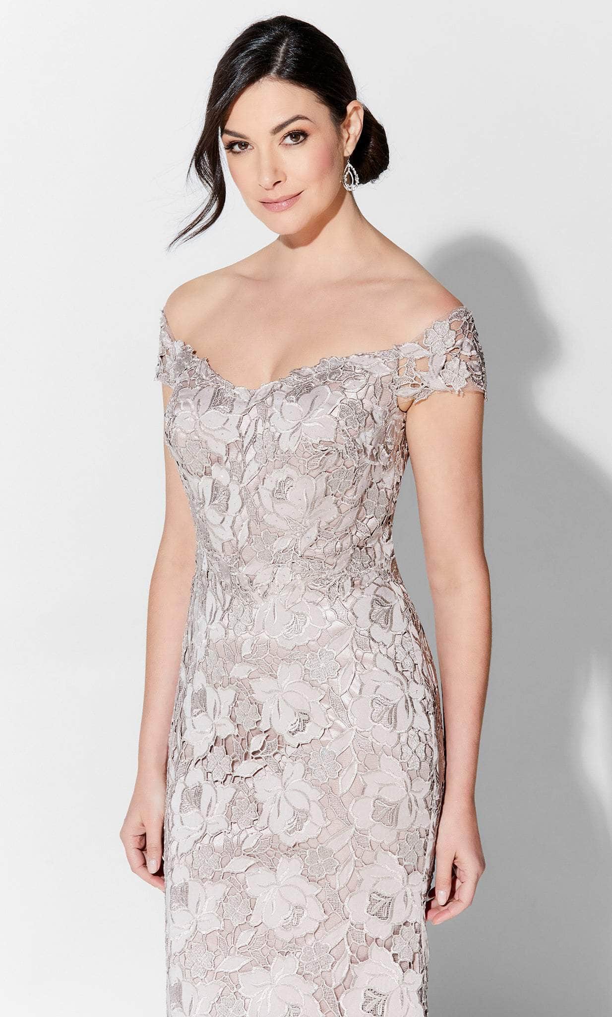 Trumpet-Fitting Floral Laced Gown