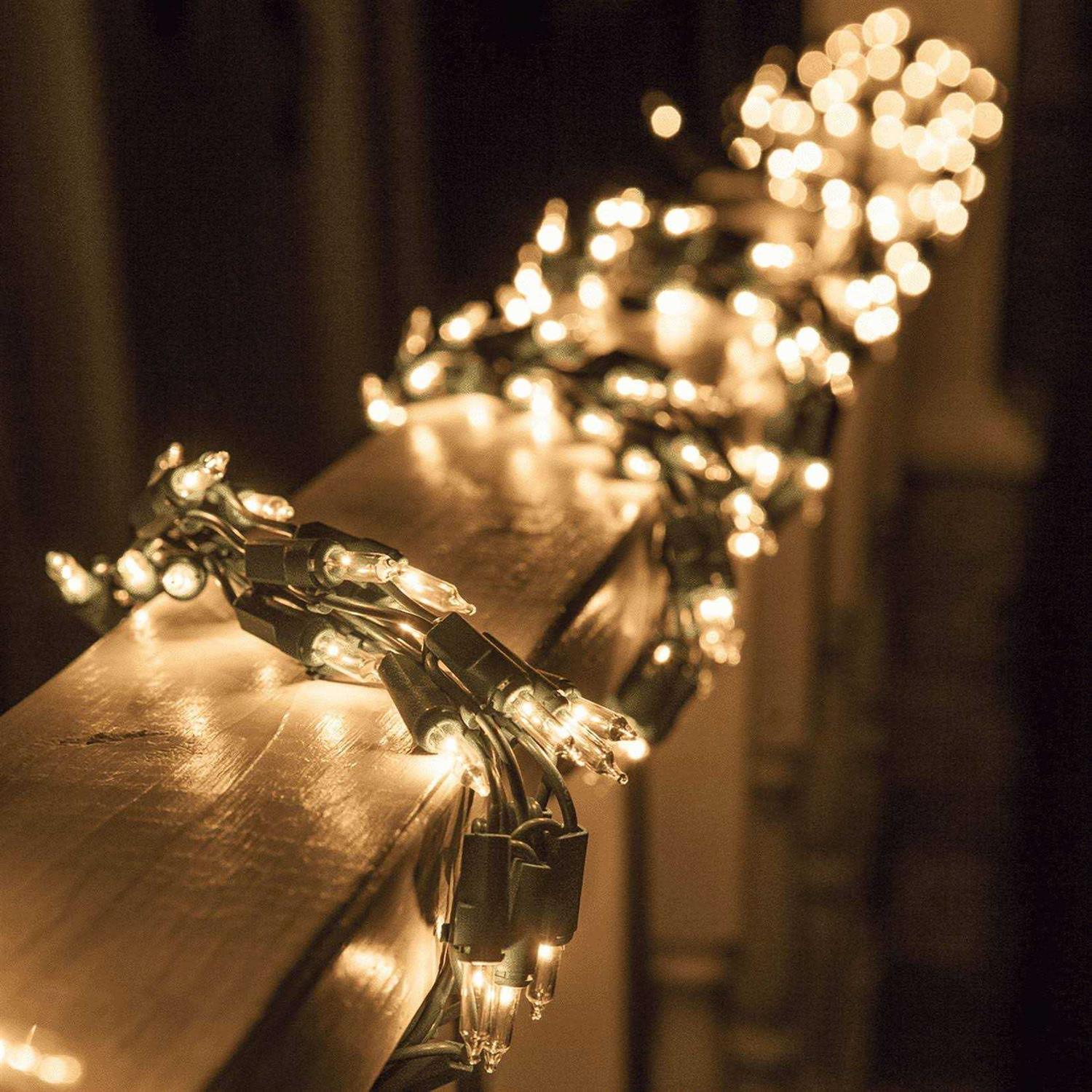 Wintergreen Lighting 9′ Garland Lights 300 Lamps