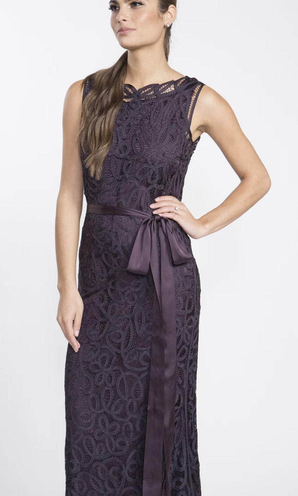 Sleeveless Lace Bateau Neck Long Dress
