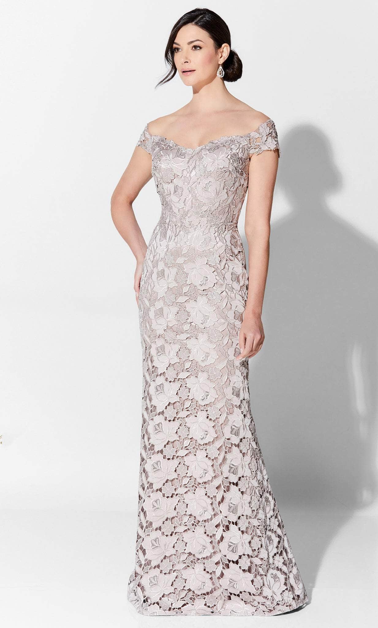 Trumpet-Fitting Floral Laced Gown