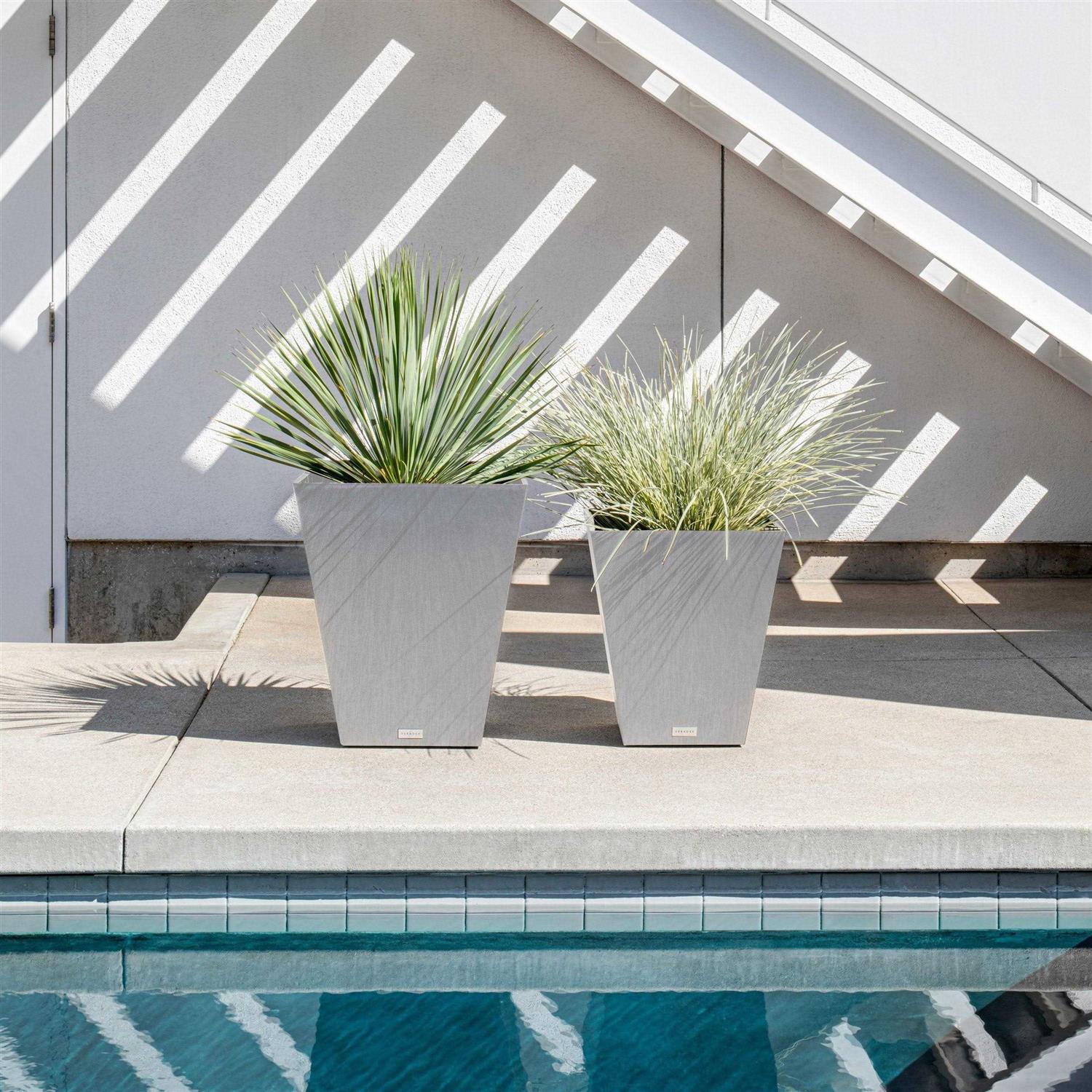 Veradek Nobleton Planter