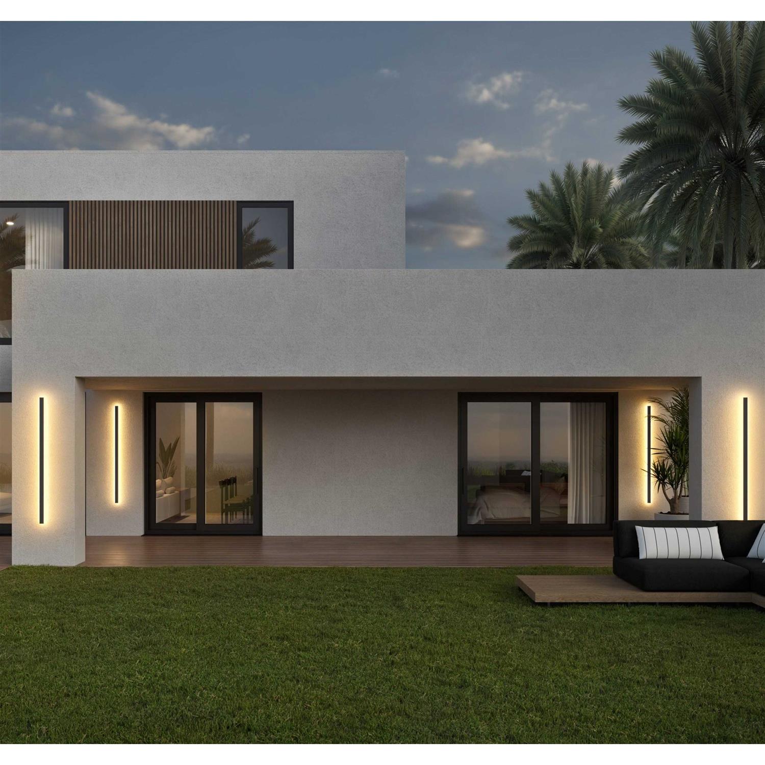 Svelte Outdoor Linear Wall Lamp