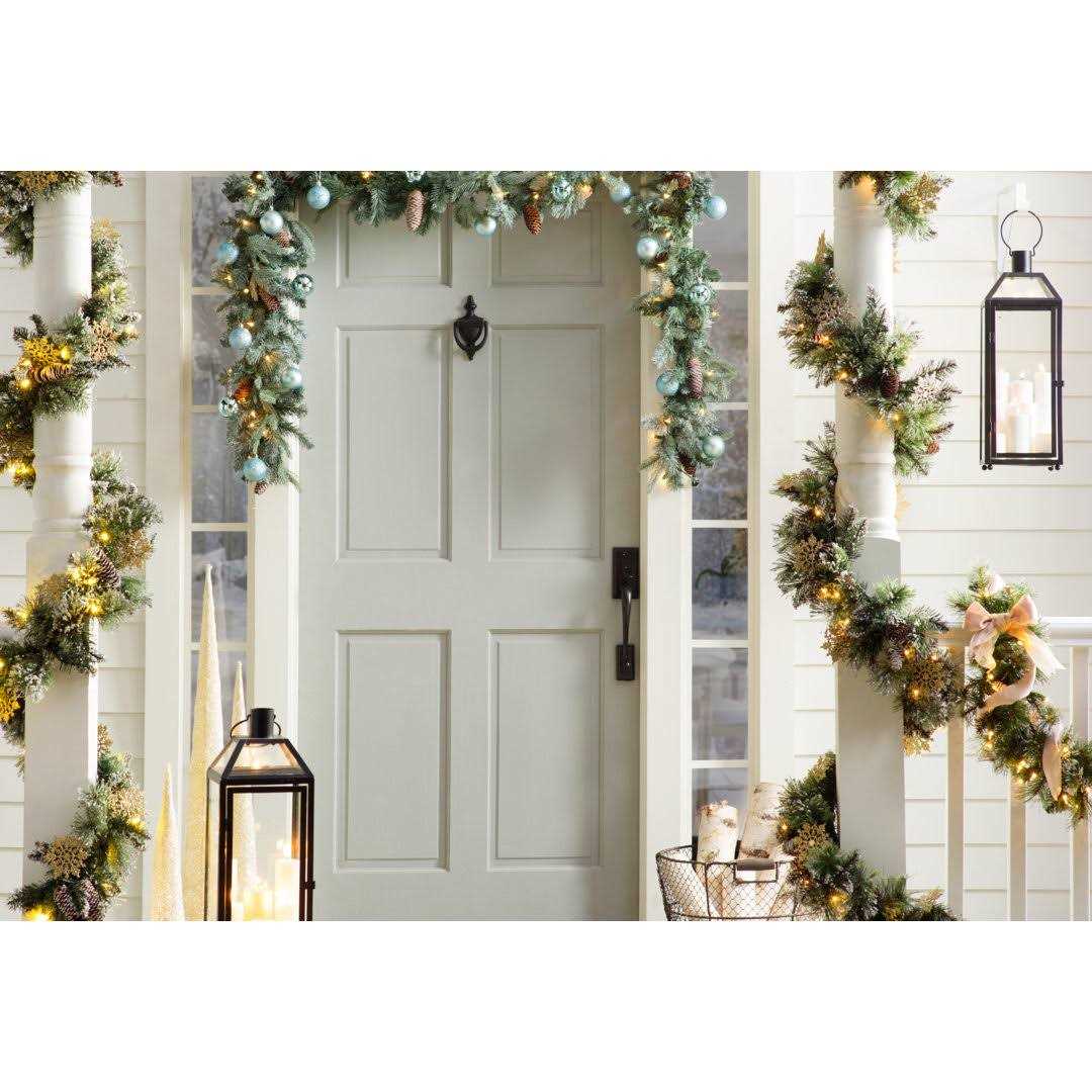 9′ Garland with 100 Clear/White Lights Three Posts