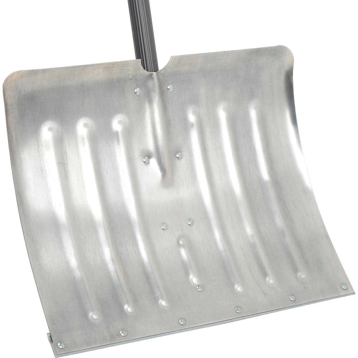 True Temper 18-in. Aluminum Snow Shovel with D-Handle 1641000
