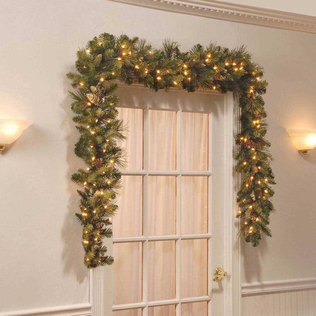 9′ Pre-Lit Garland with 100 Warm Clear/White Lights