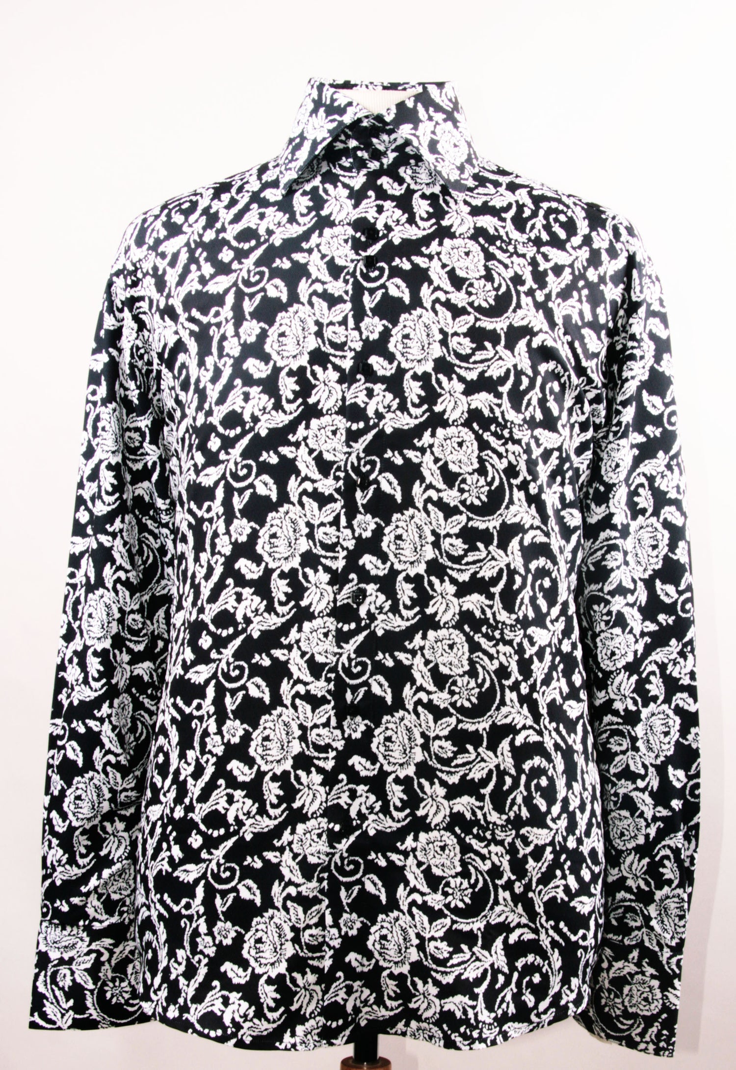 Men’s Regular Fit Fancy Floral Pattern Sports Shirt in Black & White