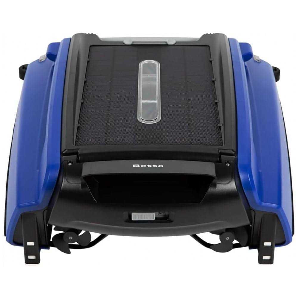 Betta SE Solar Powered Smart Robotic Pool Skimmer