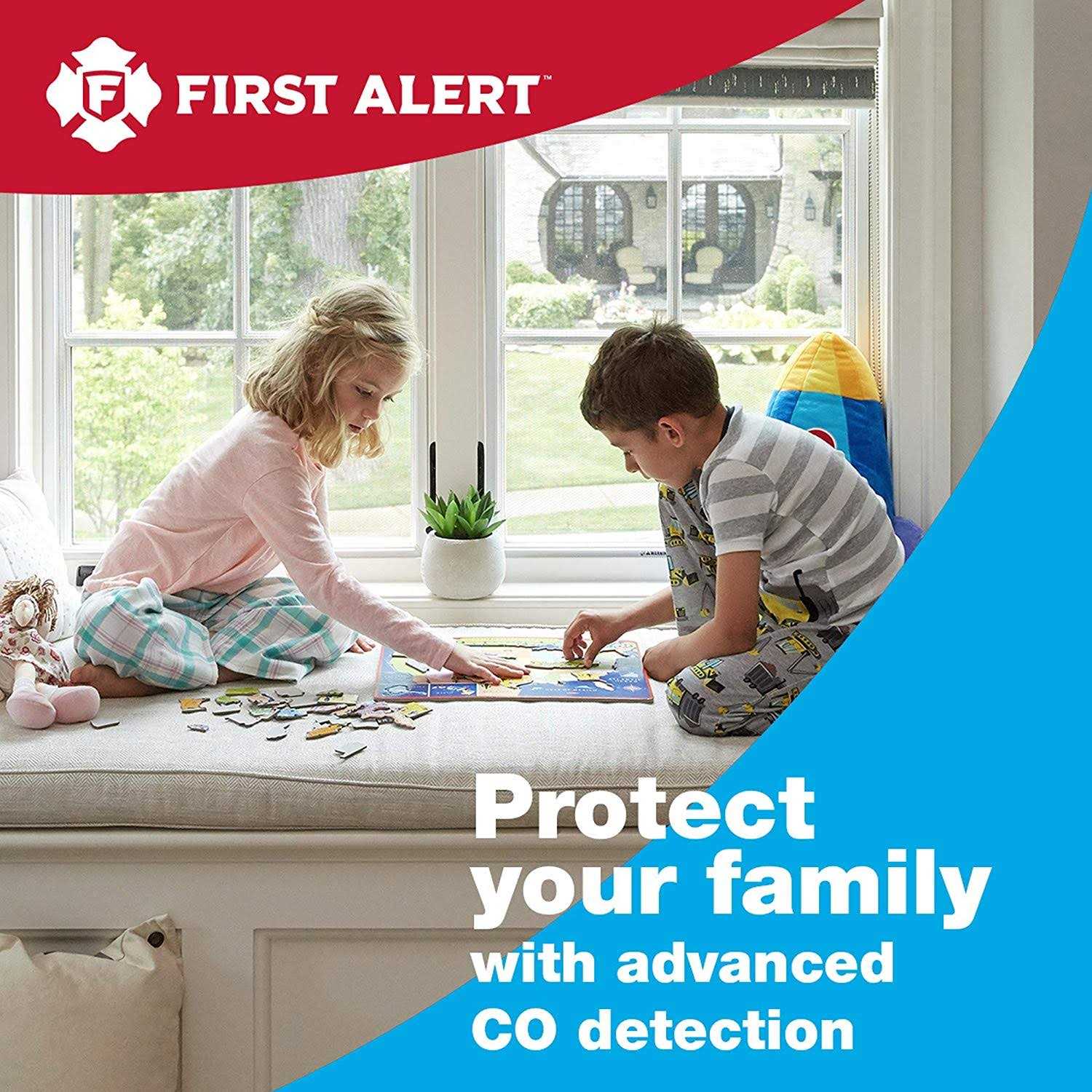 First Alert Plug-In w/Battery Back-up Electrochemical Carbon Monoxide Detector