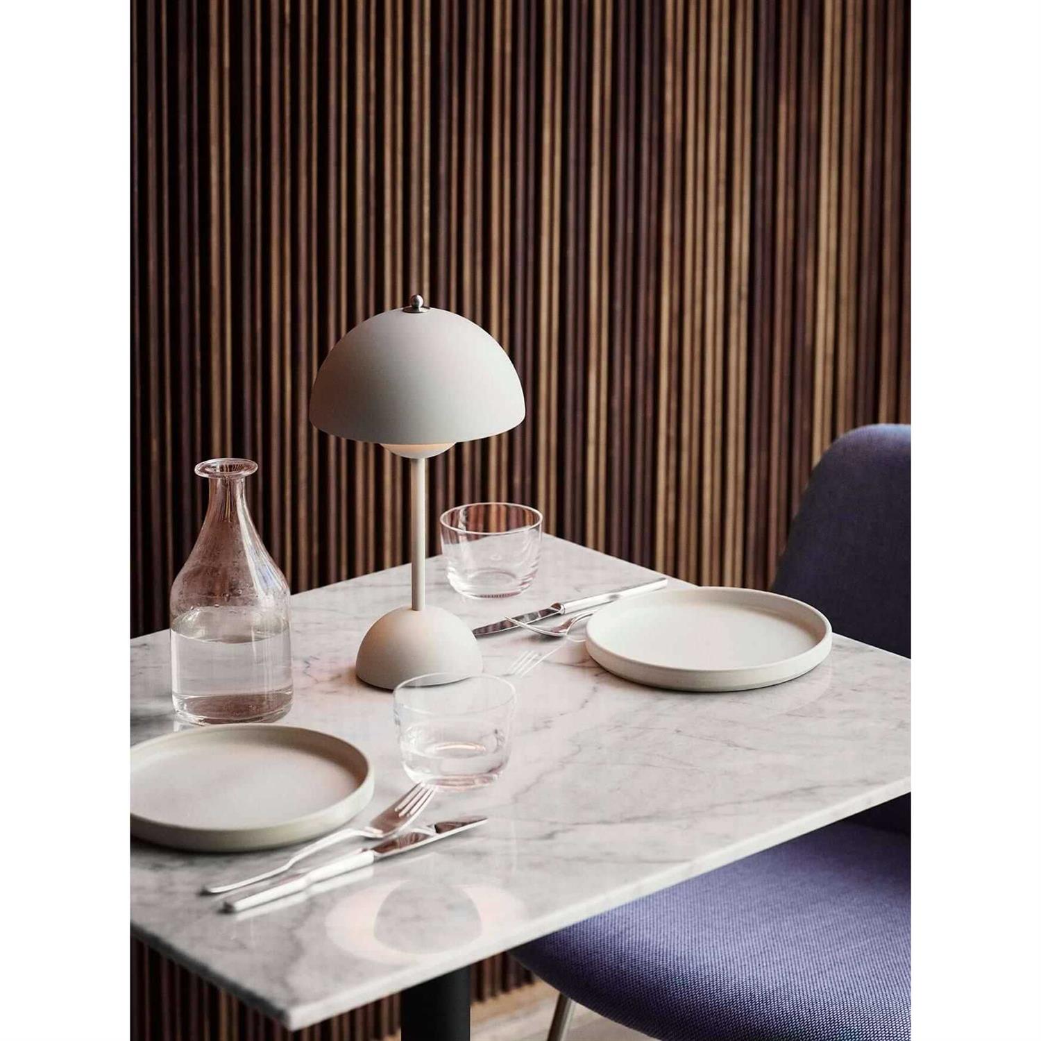 &Tradition Flowerpot VP9 Portable Table Lamp