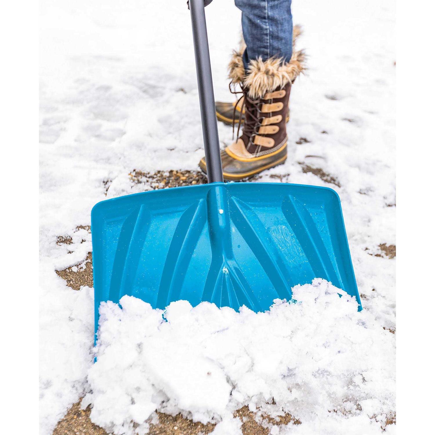 Suncast 18 Poly Snow Shovel