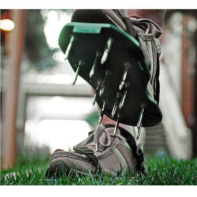 Bond Green Giant Spiked Aerator Shoes