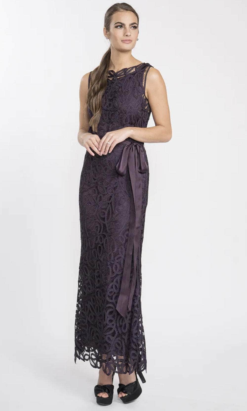Sleeveless Lace Bateau Neck Long Dress
