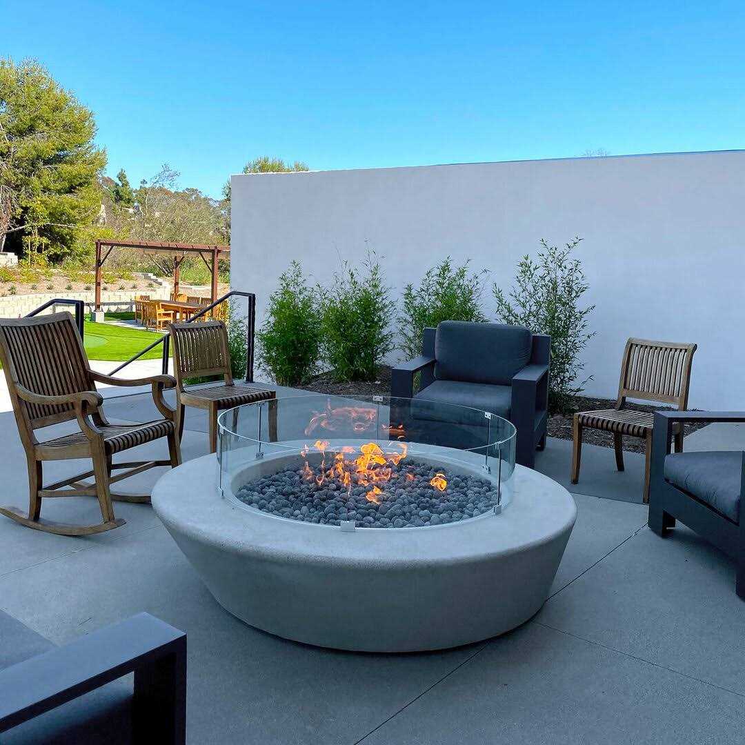 Ams Fireplace Round Fire Pit Glass Wind Guard Clear Tempered Glass Flame Protective Pane. Wind Resistant with Aluminum Corner Bracket and