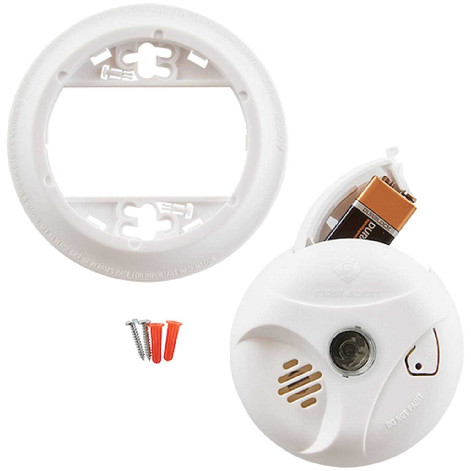 First Alert Ionization Smoke Alarm with Escape Light 1039800