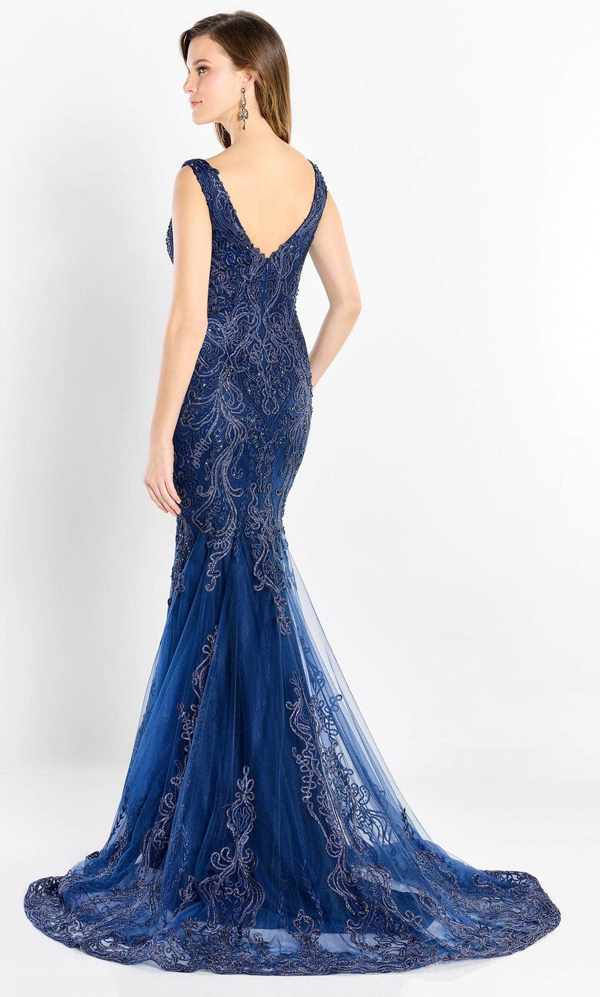 Sleeveless Detailed Trumpet Gown