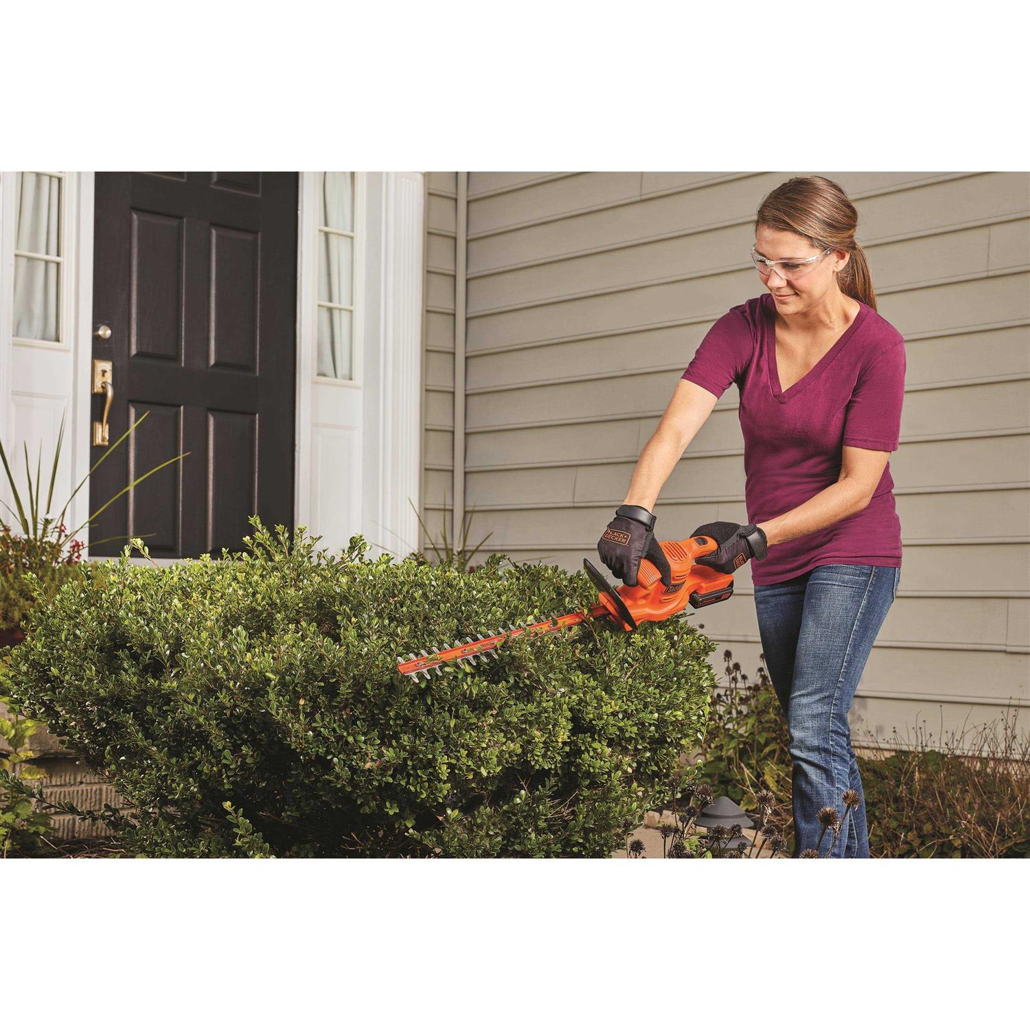Black+decker 20V MAX Cordless Hedge Trimmer