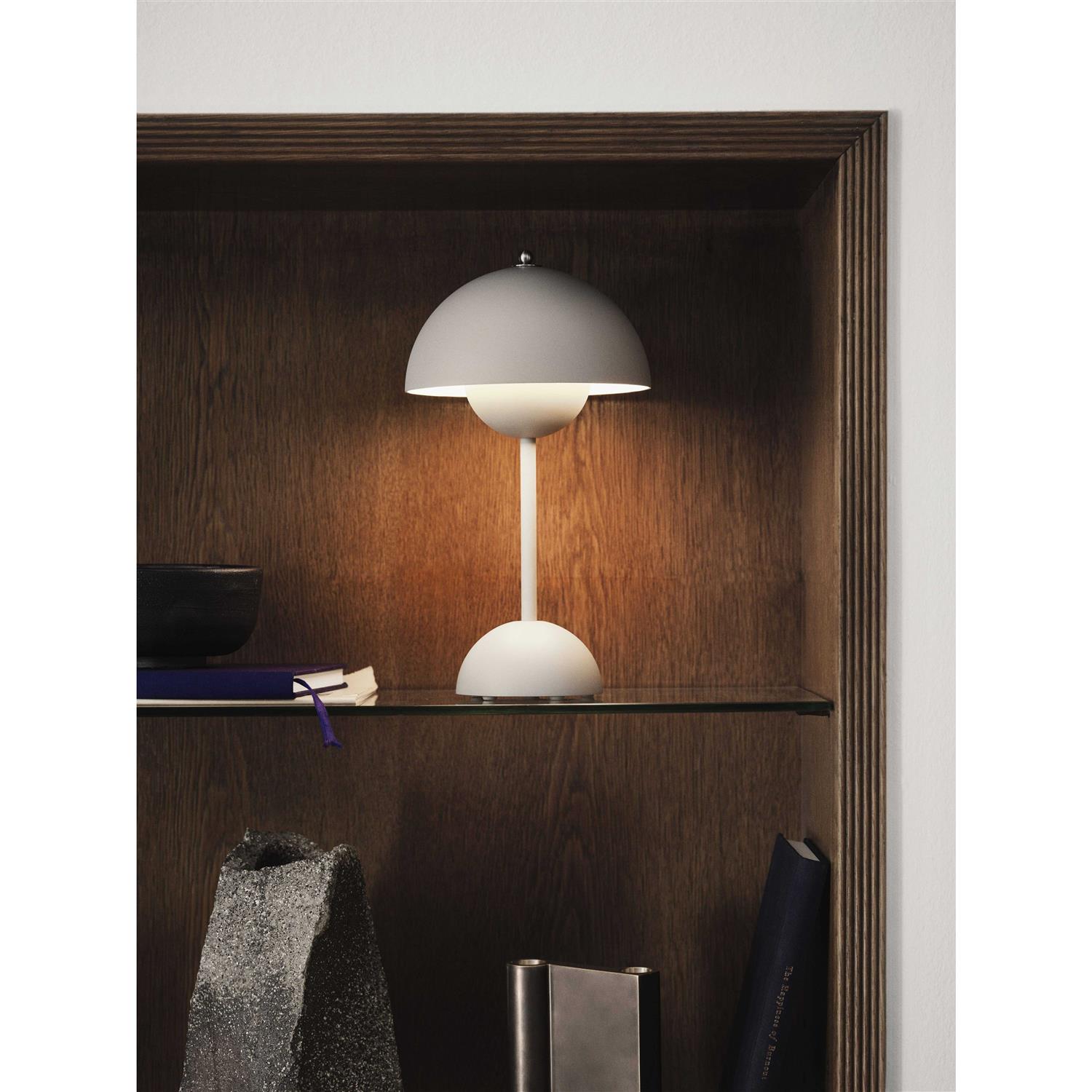 &Tradition Flowerpot VP9