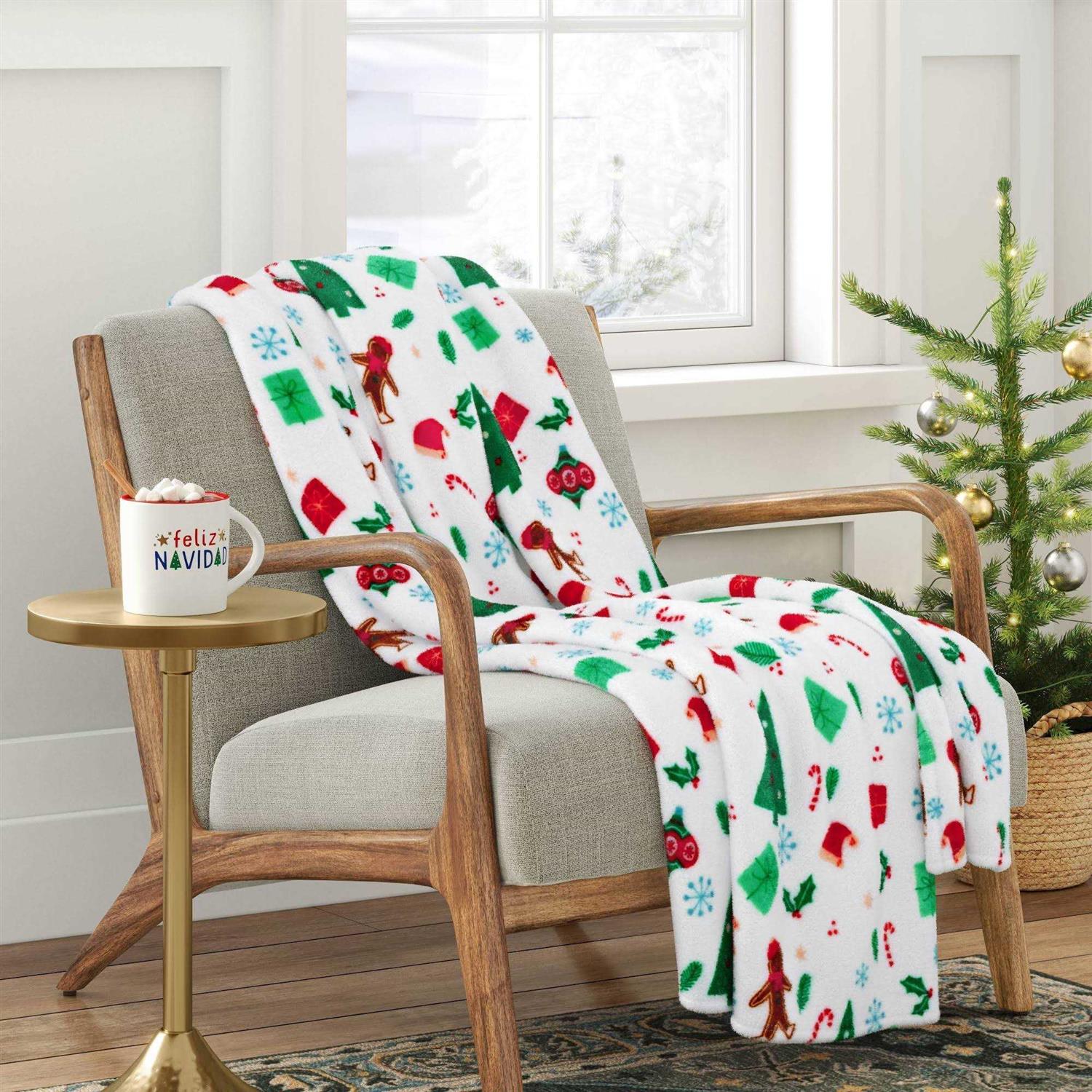 Wondershop Holiday Plush Christmas Throw Blanket White