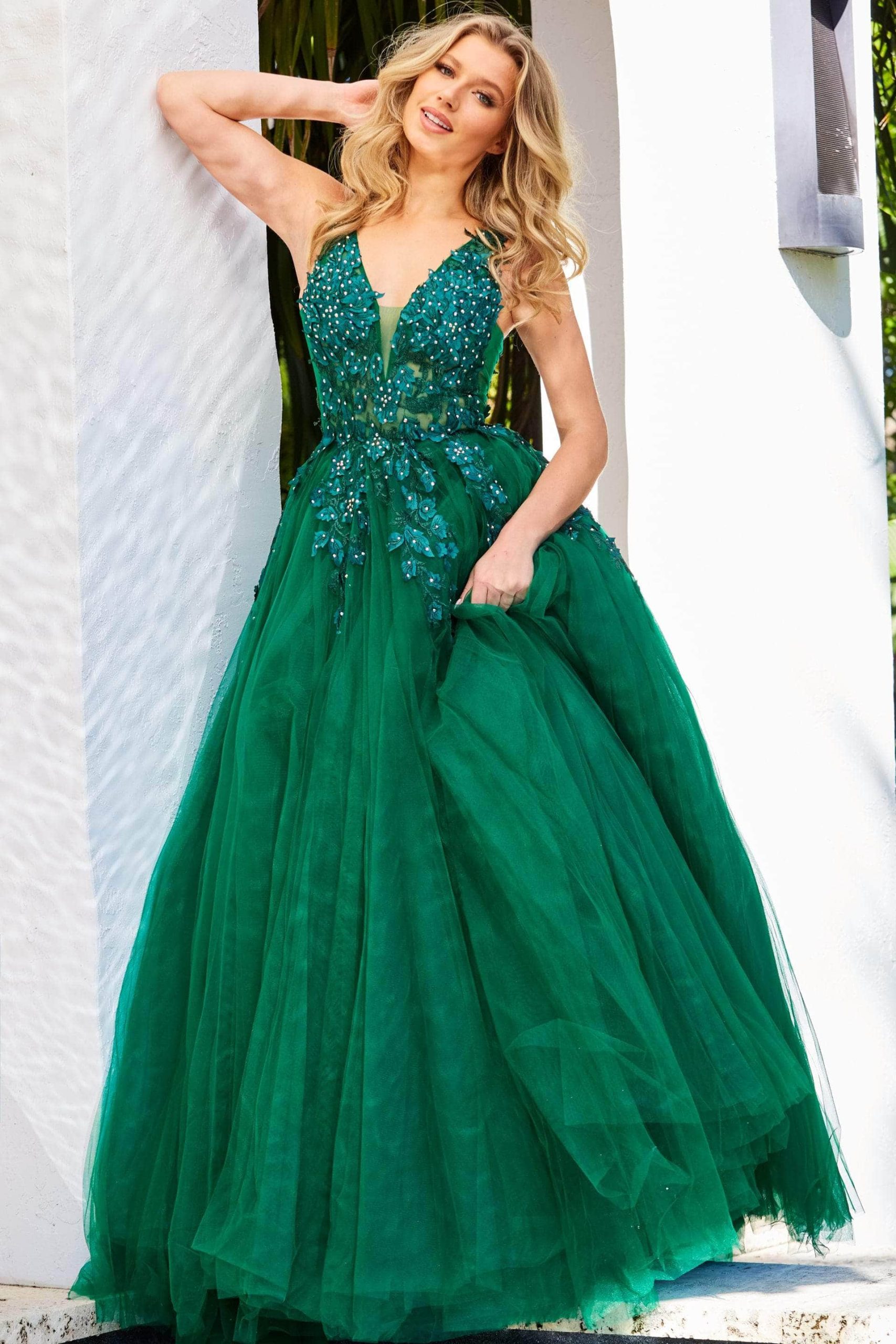 02840 Plunging Neck Floral Applique Tulle Ballgown