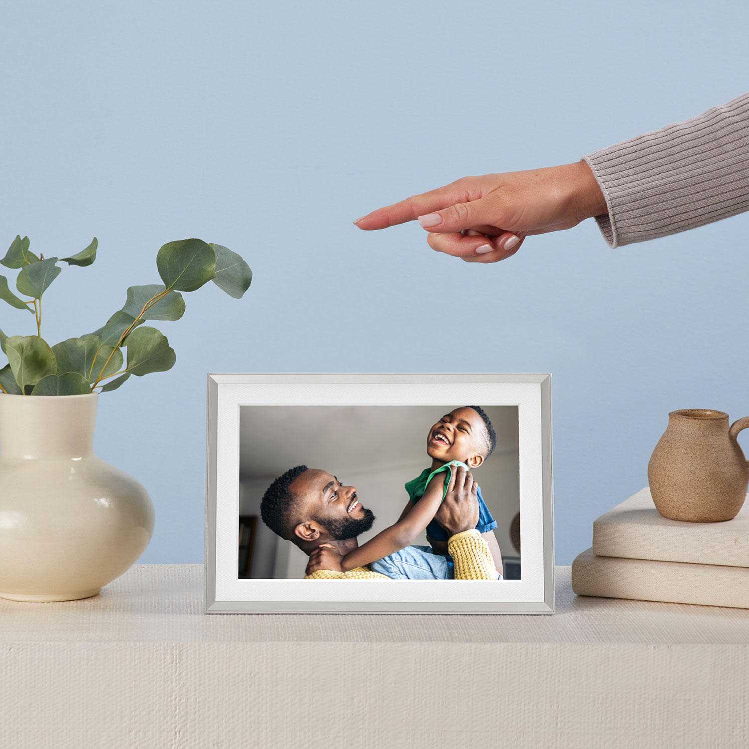 Aura Frames Digital Photo Frame