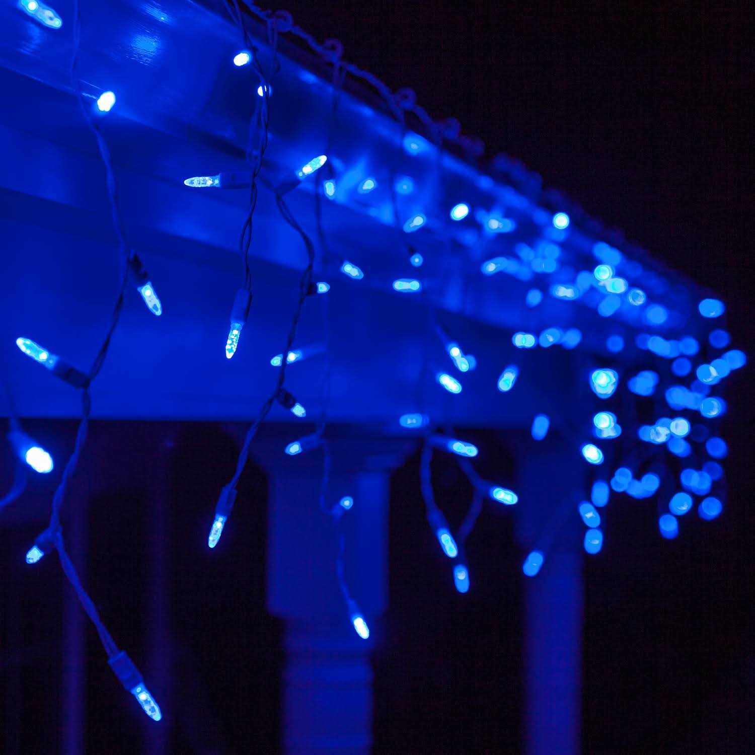 Wintergreen Lighting 7 ft. 70-Light LED M5 Icicle Light Set